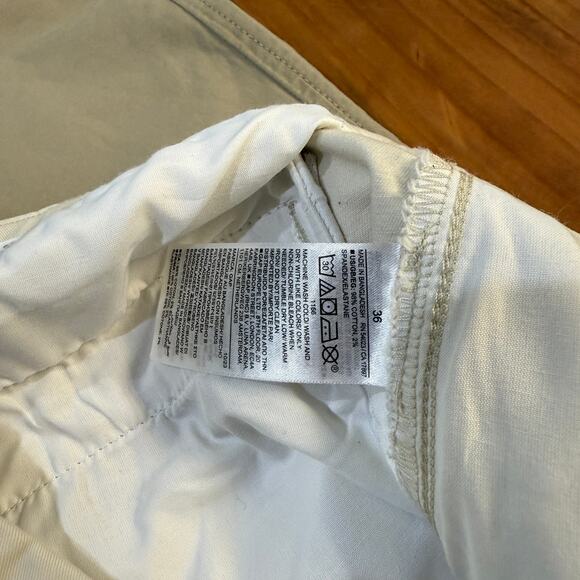 NEW Levi's Gap Men's Shorts LOT of 2 36 Golf Chino Cotton Flat front KK16 - Picture 5 of 11